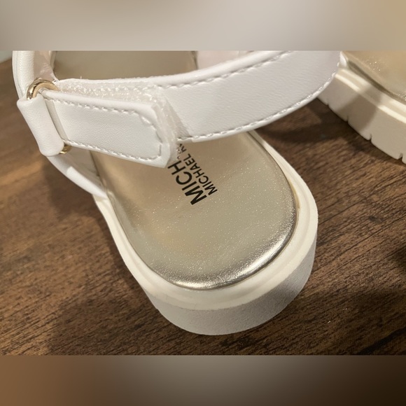 Micheal kors toddler sandals - Picture 5 of 8